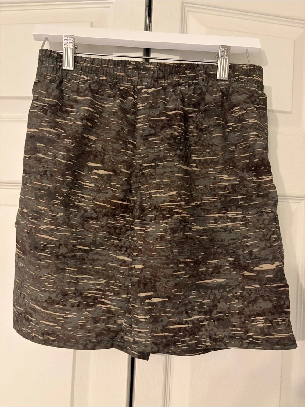 Columbia Boys' Camo-Pattern Swim Trunks in Brown and Green Size 14-16 EUC